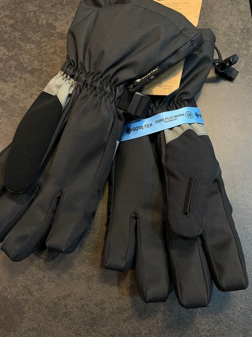 DAKINE　ダカイン　TITAN GORE-TEX　スノーグローブ Mサイズ