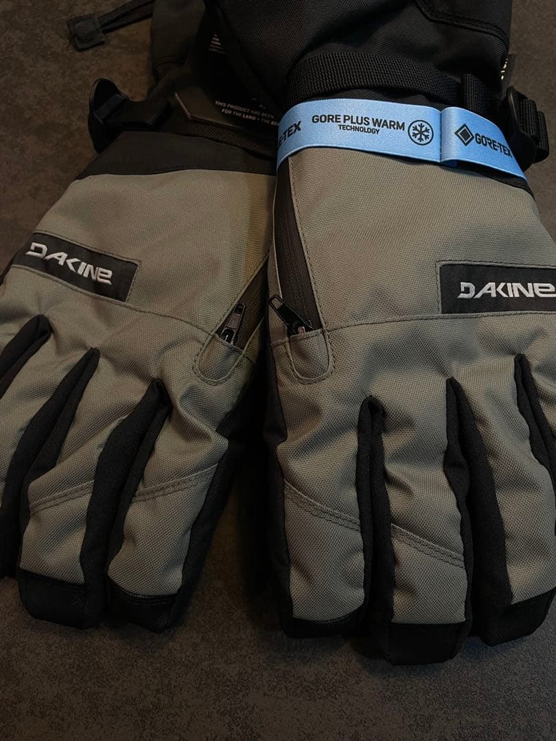 DAKINE　ダカイン　TITAN GORE-TEX　スノーグローブ Mサイズ