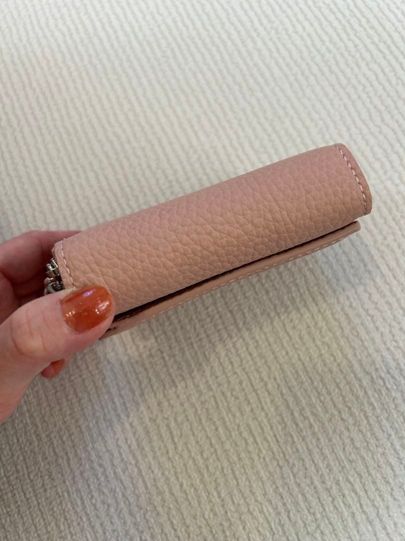 VASIC Round Mini Mini 三つ折り財布 モモ ヴァジック