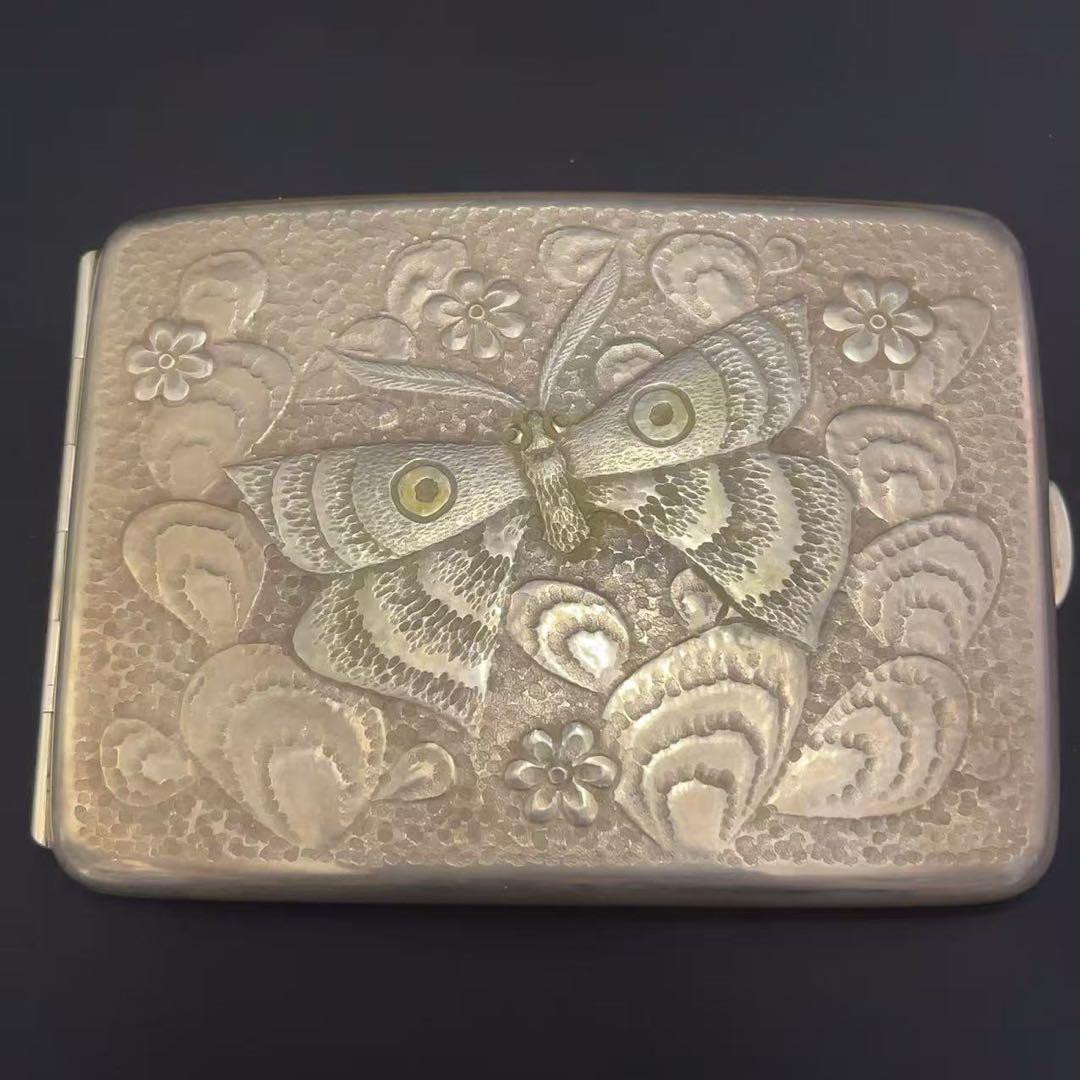 彫金家 岡部達男作 純銀 SILVER製 蛾文 彫刻 シガレットケース