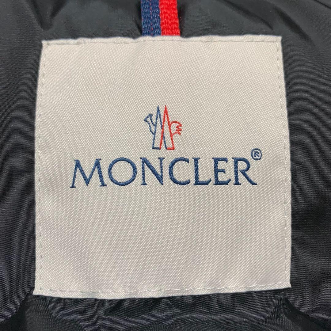 【新品同様】モンクレール　 BAIRON バイロン　ダウンベスト　黒　5D20