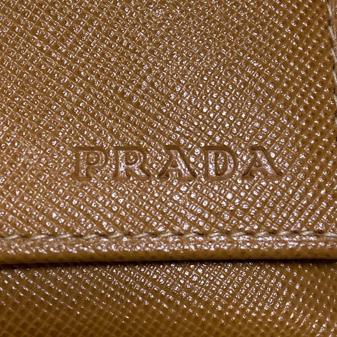 付属品完備❗️新品未使用✨プラダ6連キーケース　サフィアーノレザー　茶系ロゴ型押し