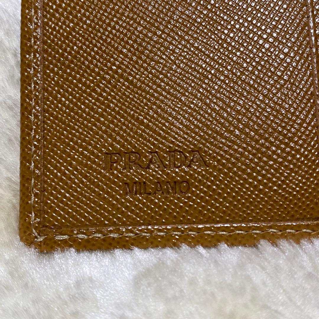 付属品完備❗️新品未使用✨プラダ6連キーケース　サフィアーノレザー　茶系ロゴ型押し