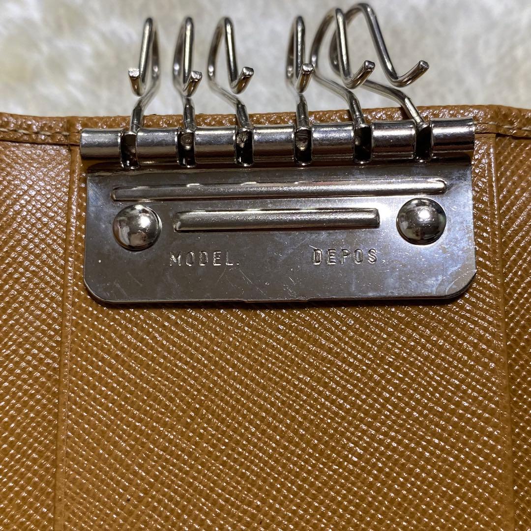 付属品完備❗️新品未使用✨プラダ6連キーケース　サフィアーノレザー　茶系ロゴ型押し