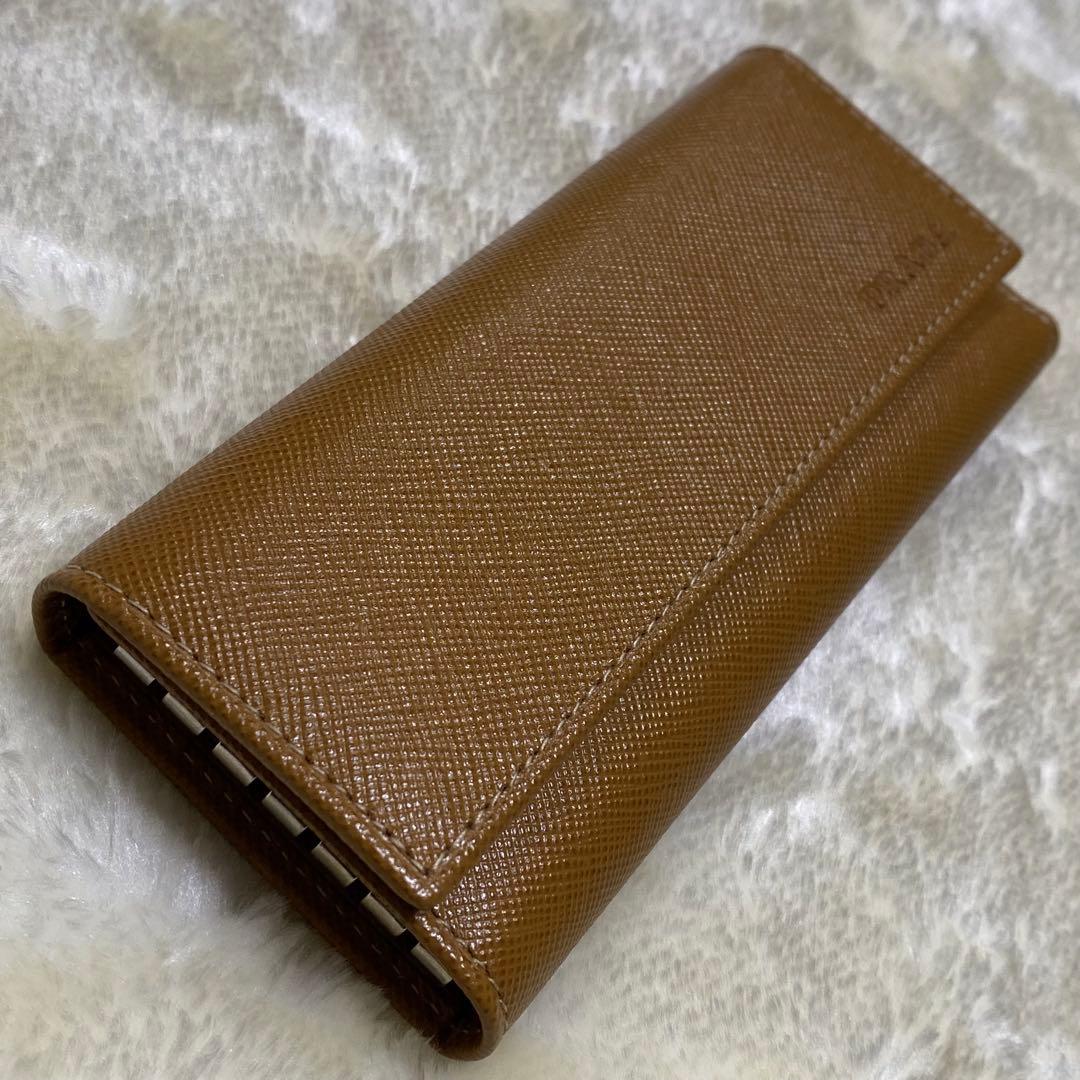 付属品完備❗️新品未使用✨プラダ6連キーケース　サフィアーノレザー　茶系ロゴ型押し