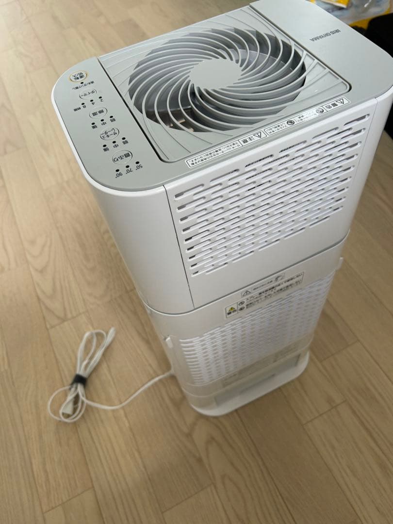 サーキュレーター　衣類乾燥機 除湿機 アイリスオーヤマ　2022年製