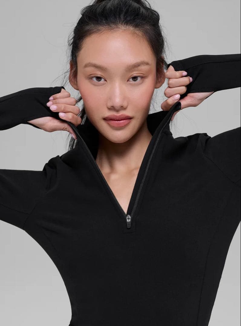 alo yoga tops アロヨガトップス