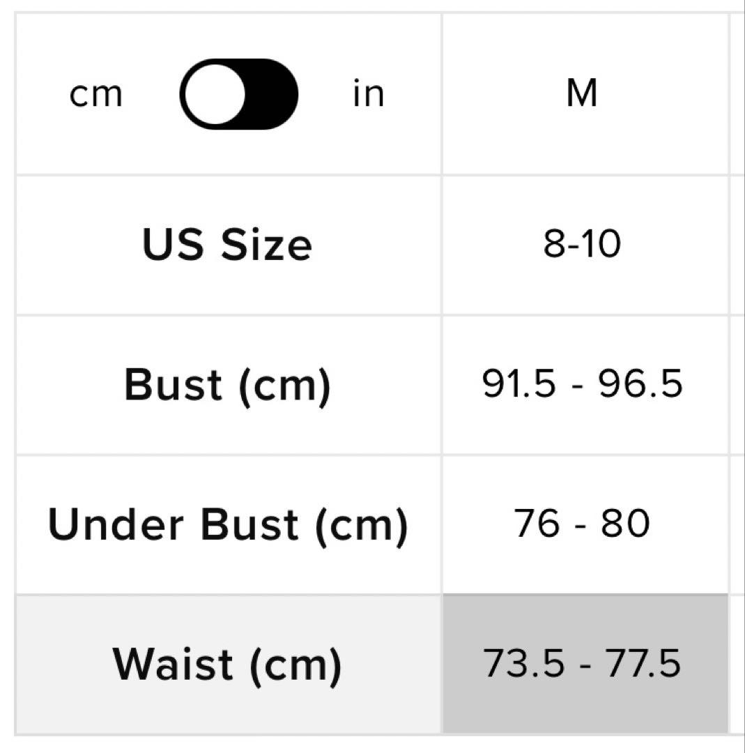 alo yoga tops アロヨガトップス