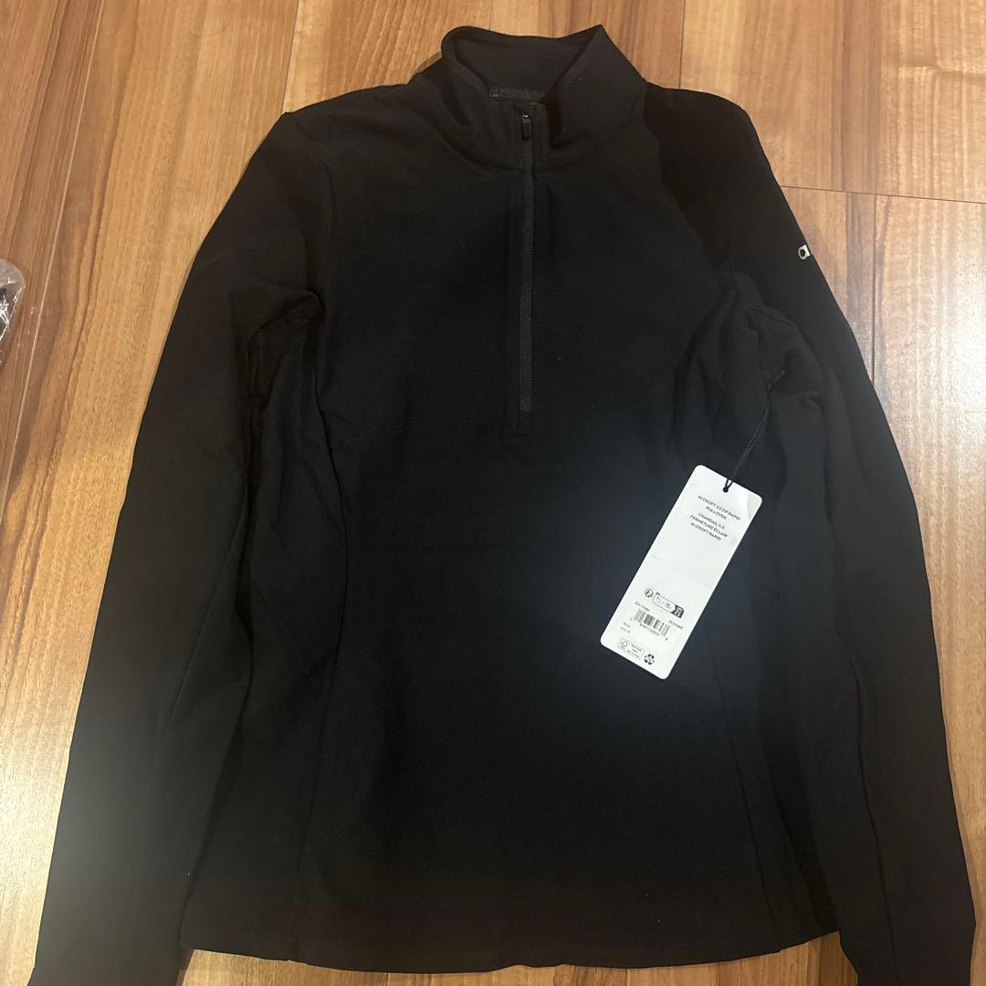 alo yoga tops アロヨガトップス