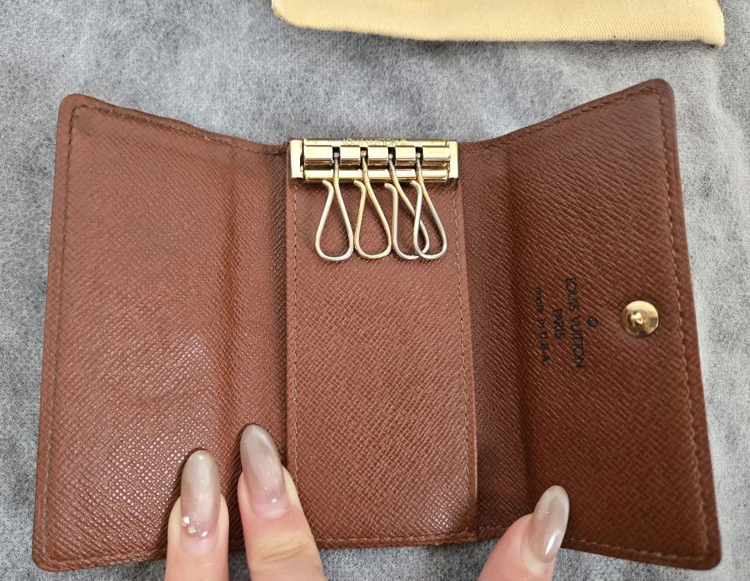 美品☆Louis Vuitton ルイヴィトン モノグラム キーケース 4連