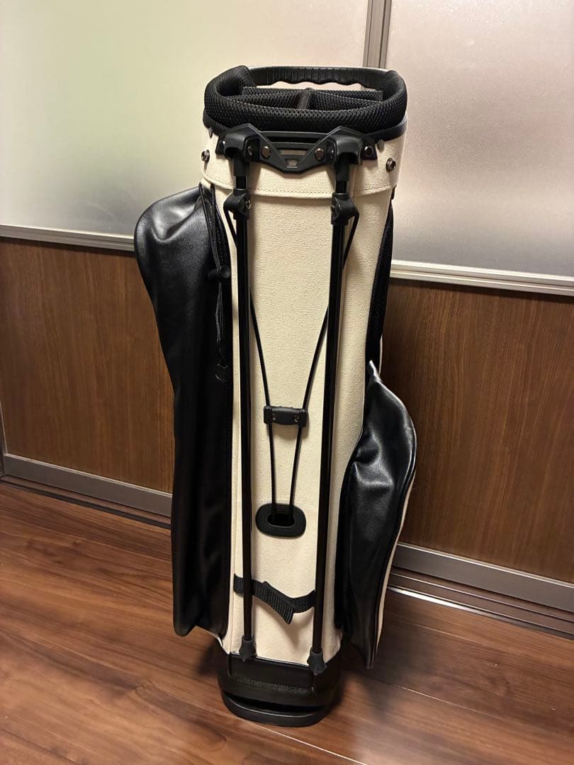 【ほぼ未使用】マスターバニーエディション　キャディバッグ　2025年モデル