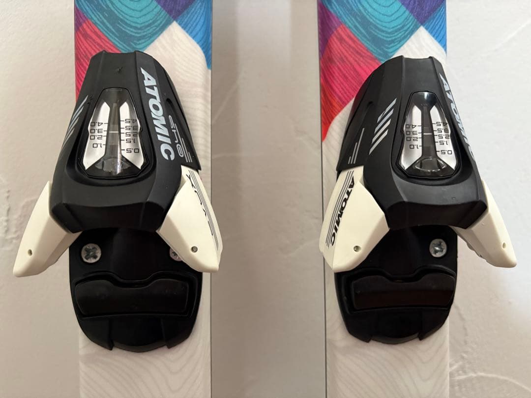 ATOMIC ジュニア スキー 140cm ビン付 ストック100cm