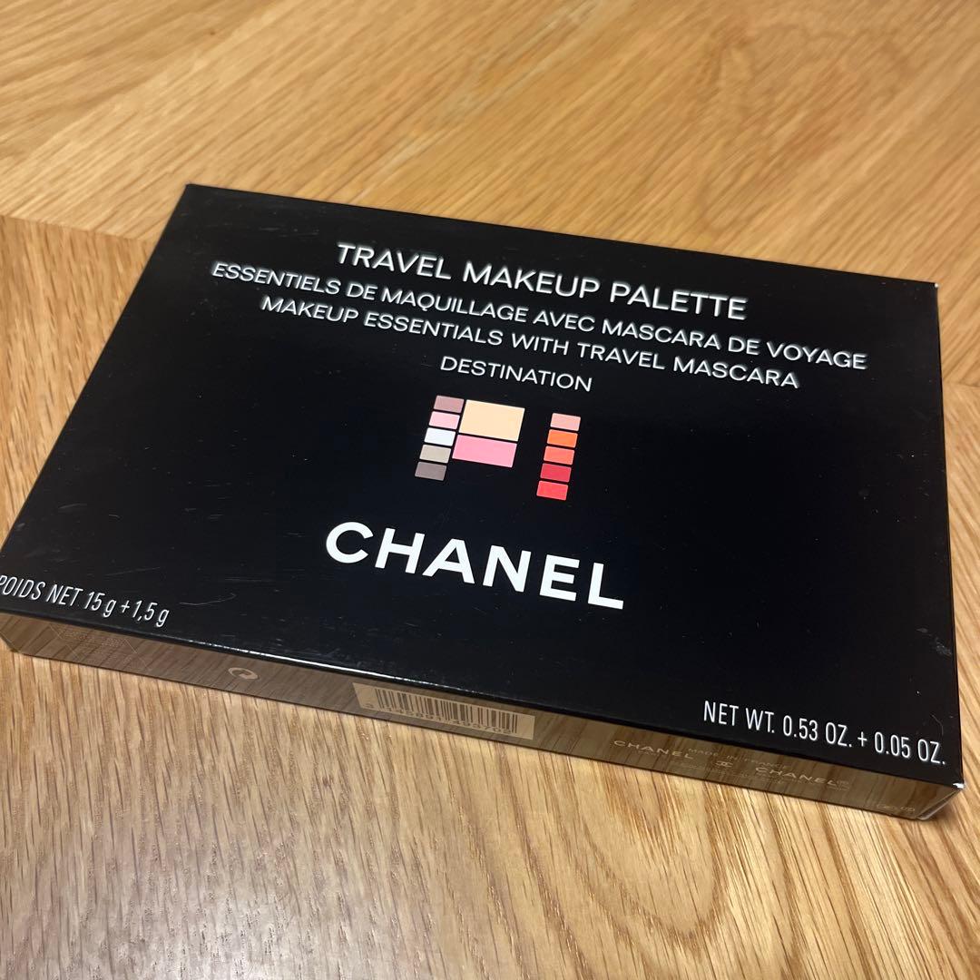 r　CHANEL トラベルメイクパレット