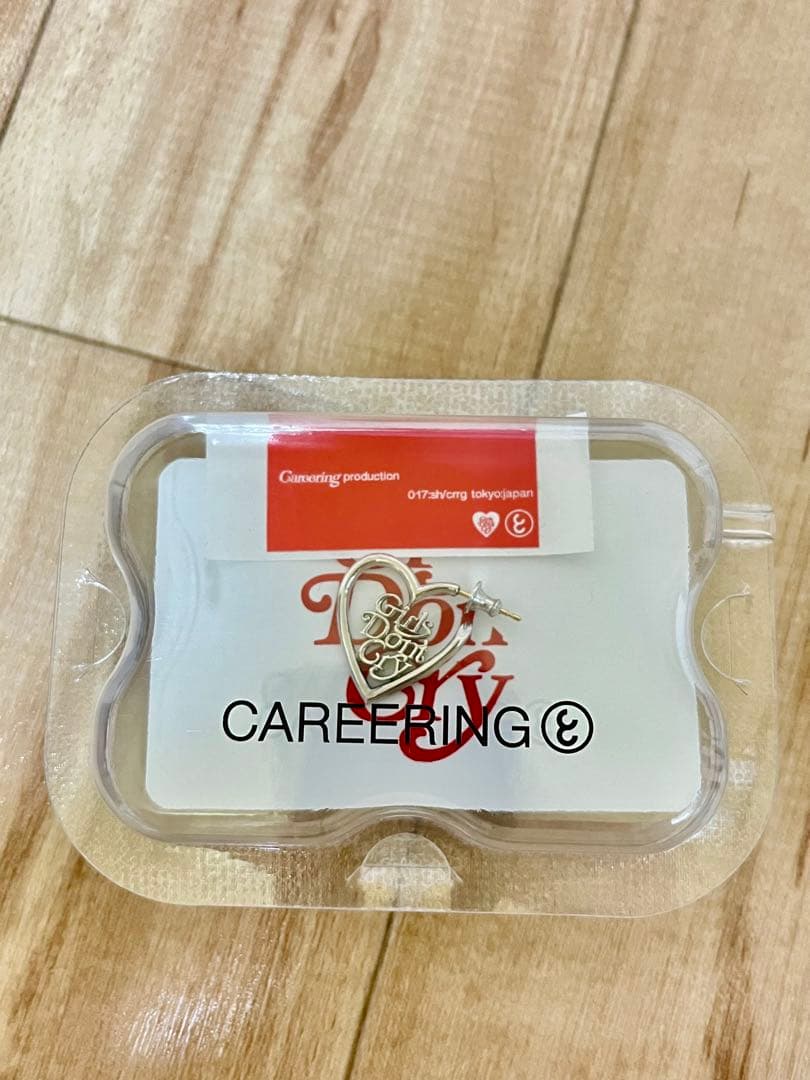 CAREERING GIRLS DON'T CRY ハート型ピアス