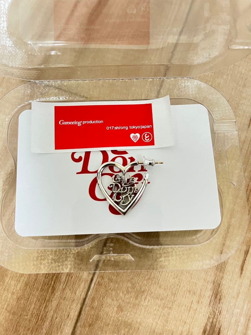 CAREERING GIRLS DON'T CRY ハート型ピアス