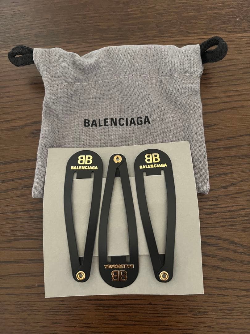 BALENCIAGA ロゴ入り ブラック ヘアピン