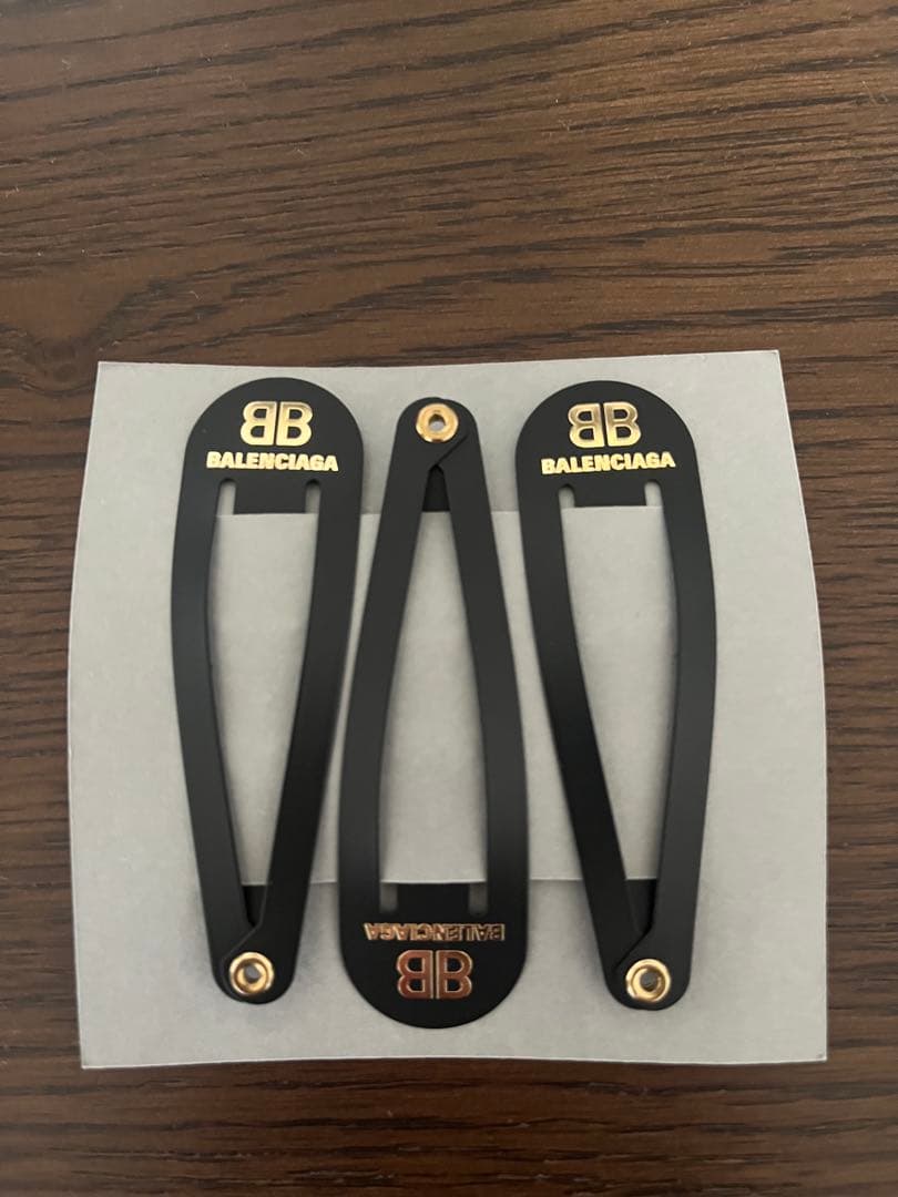 BALENCIAGA ロゴ入り ブラック ヘアピン