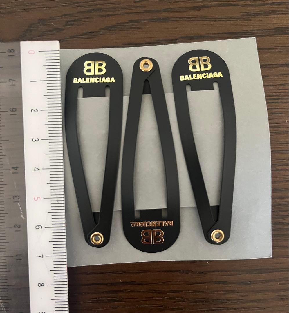 BALENCIAGA ロゴ入り ブラック ヘアピン