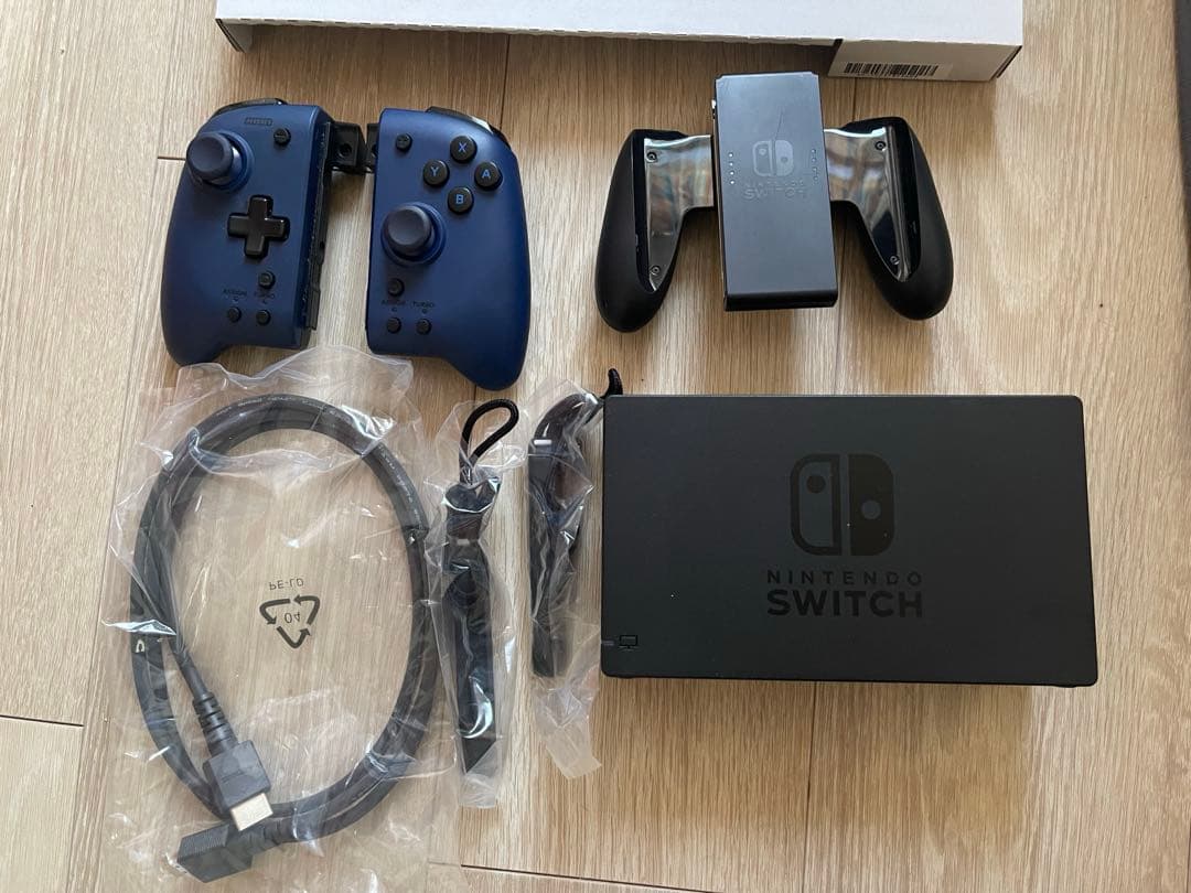 Nintendo Switch 本体　青・赤 Joy-Con付き　スイッチ