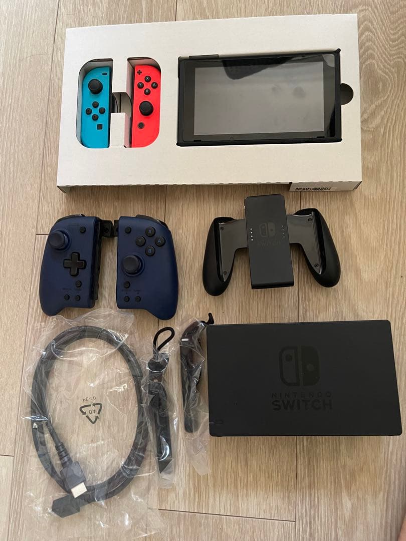 Nintendo Switch 本体　青・赤 Joy-Con付き　スイッチ