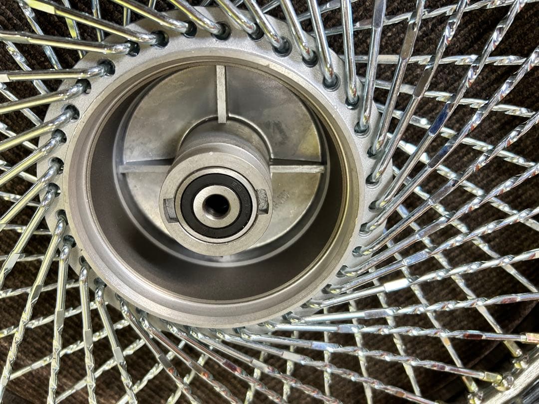 【スーパーカブ向け　ツイストスポークホイール 前後セット】