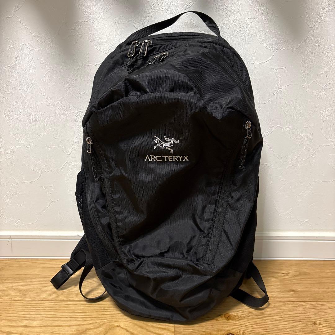 ARC'TERYX ブラック バックパック マンティス26