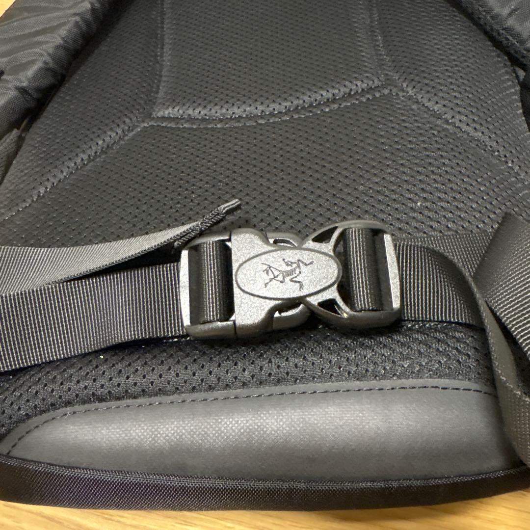 ARC'TERYX ブラック バックパック マンティス26
