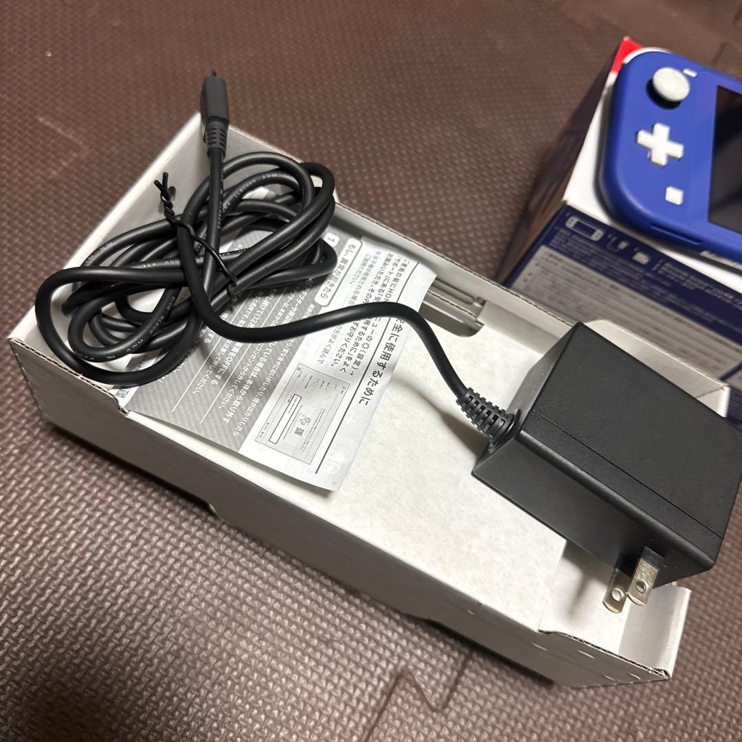 ぽ*て様 Nintendo Switch Lite 青 ACアダプター付き