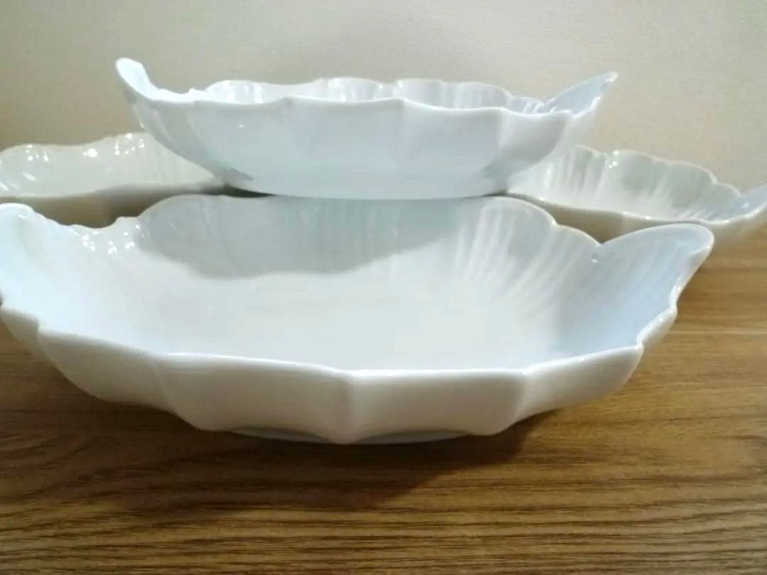 リチャードジノリ ベッキオホワイト シェルディッシュM、4枚