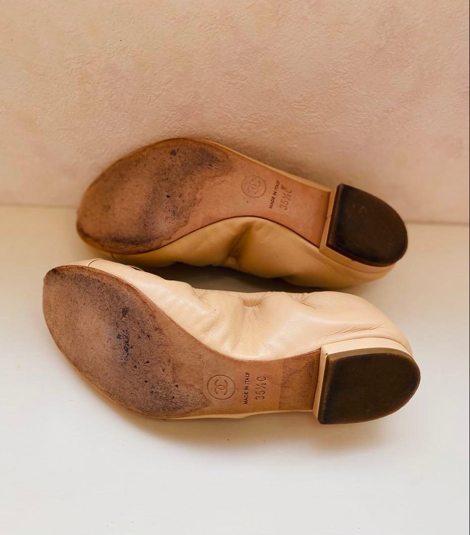 CHANEL ベージュ フラットシューズ