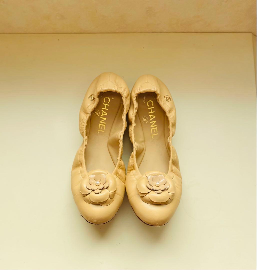 CHANEL ベージュ フラットシューズ