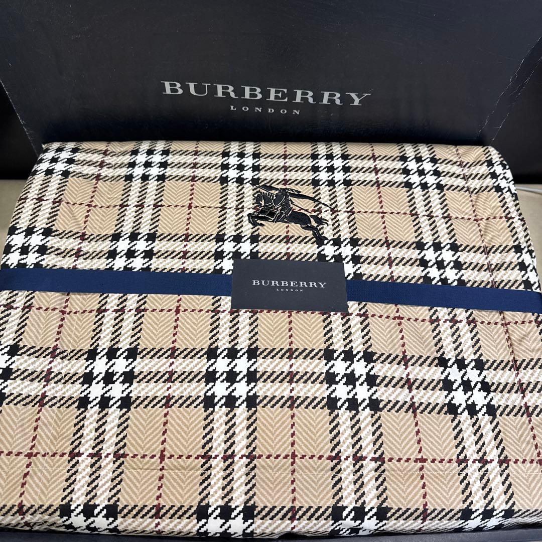 BURBERRY バーバリー羽毛肌掛け布団　未使用　ノバチェック