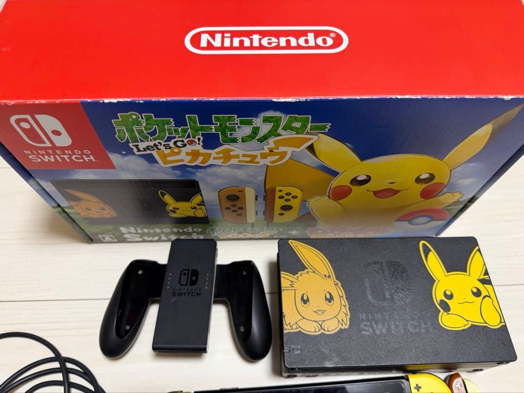 美品 Nintendo Switch ポケモンlet's go ピカブイ 本体