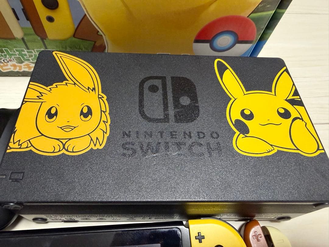 美品 Nintendo Switch ポケモンlet's go ピカブイ 本体