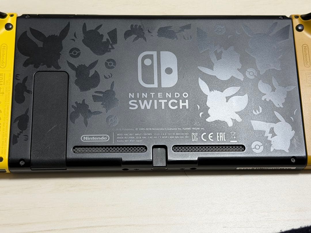 美品 Nintendo Switch ポケモンlet's go ピカブイ 本体