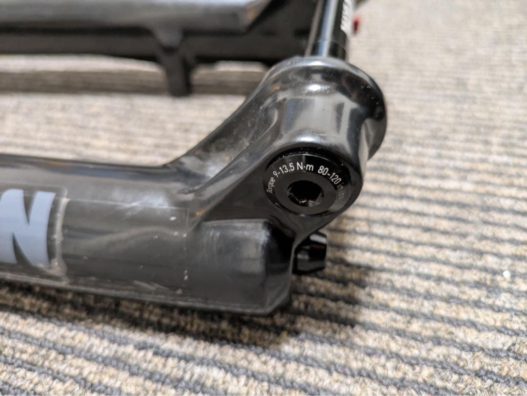 チ*ス様 300円スタート売切RockShox Revelation 27.5