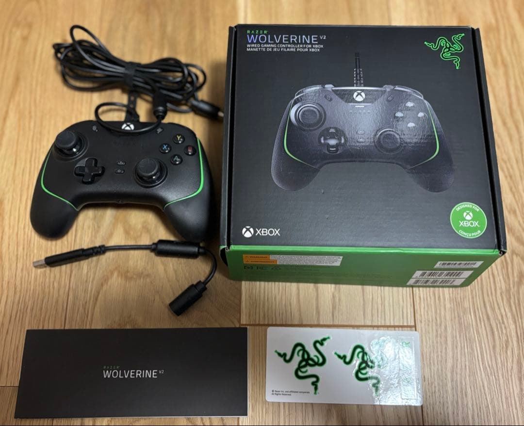 Razer Wolverine V2 有線ゲームコントローラー for Xbo…