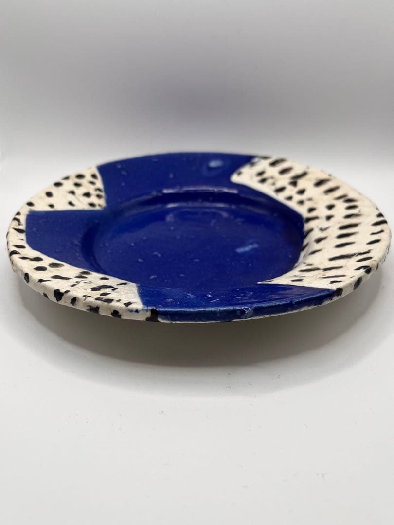 ④人気作家　キムホノ　青と白の陶器製皿