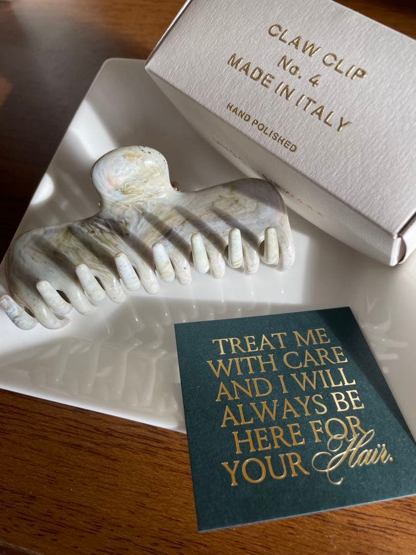 現在完売品！新品未使用　undo ヘアクリップ　NO. 4 CLAW CLIP