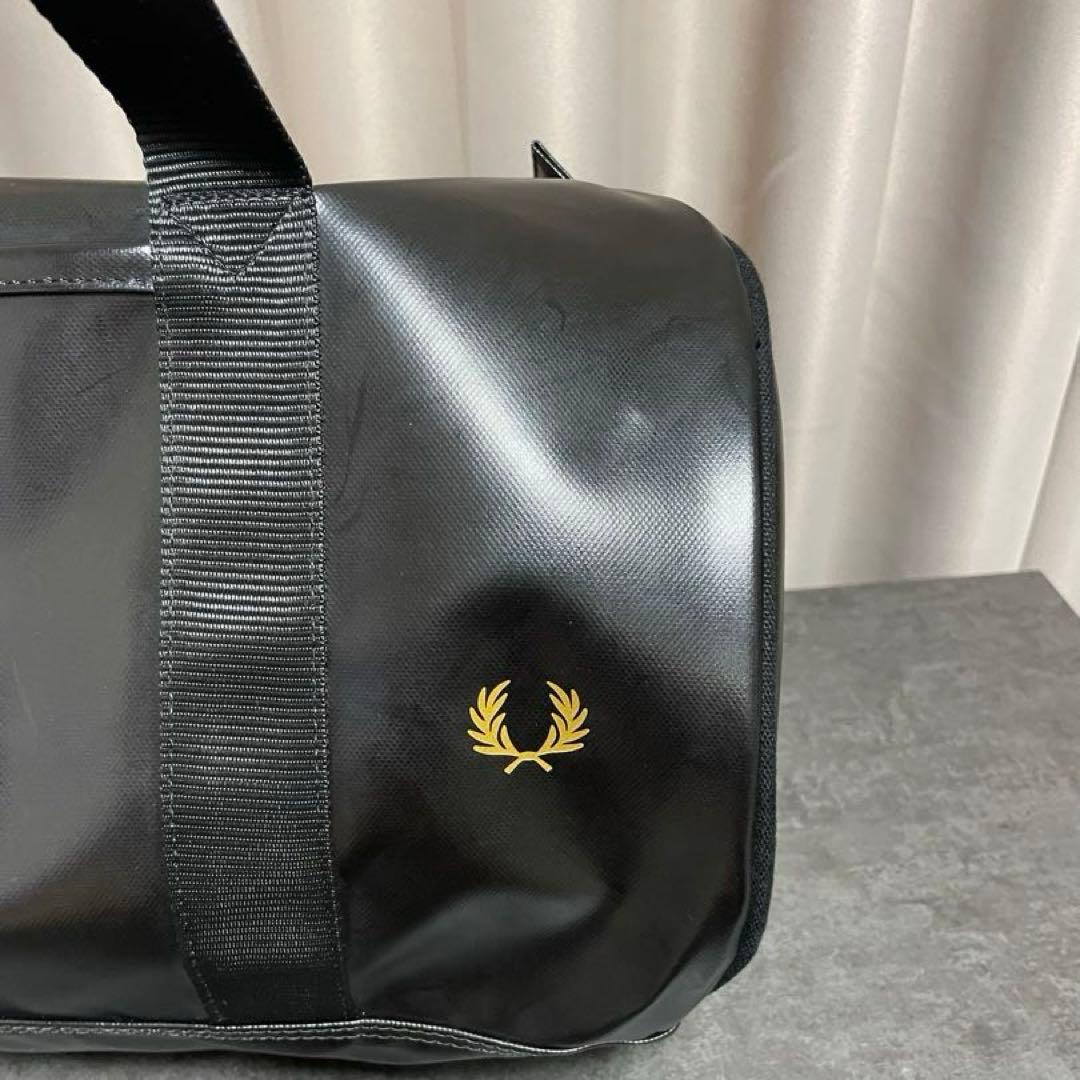 【ヨッシー】フレッドペリー バレルバッグ ボストンバッグ ユニセックス