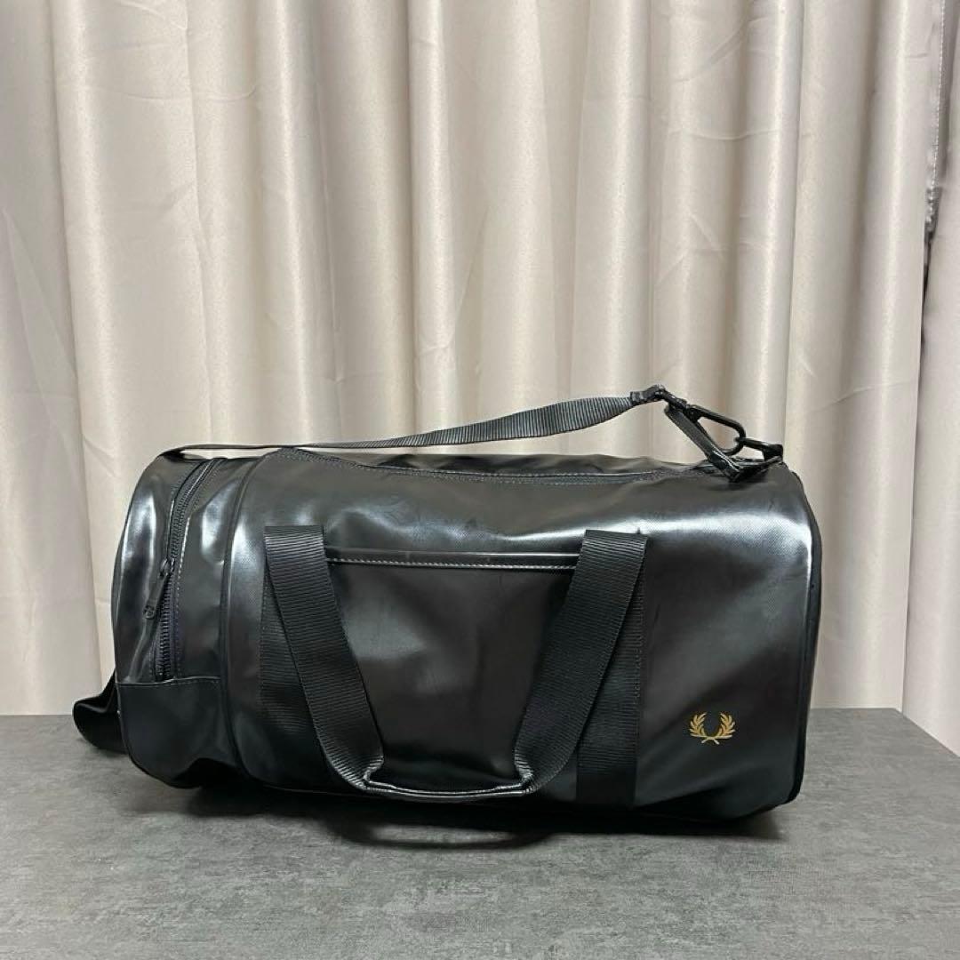 【ヨッシー】フレッドペリー バレルバッグ ボストンバッグ ユニセックス