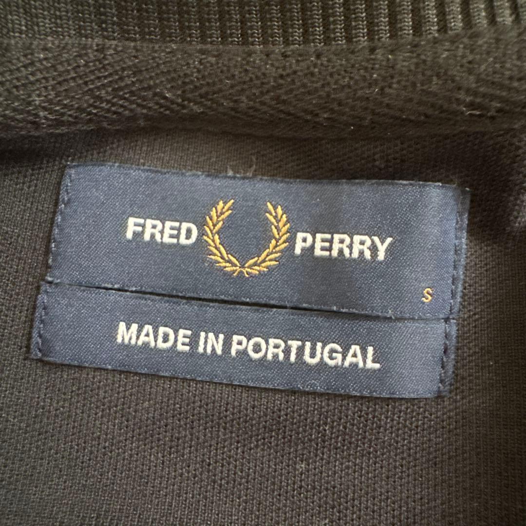 FRED PERRY トラックジャケット　BLACK
