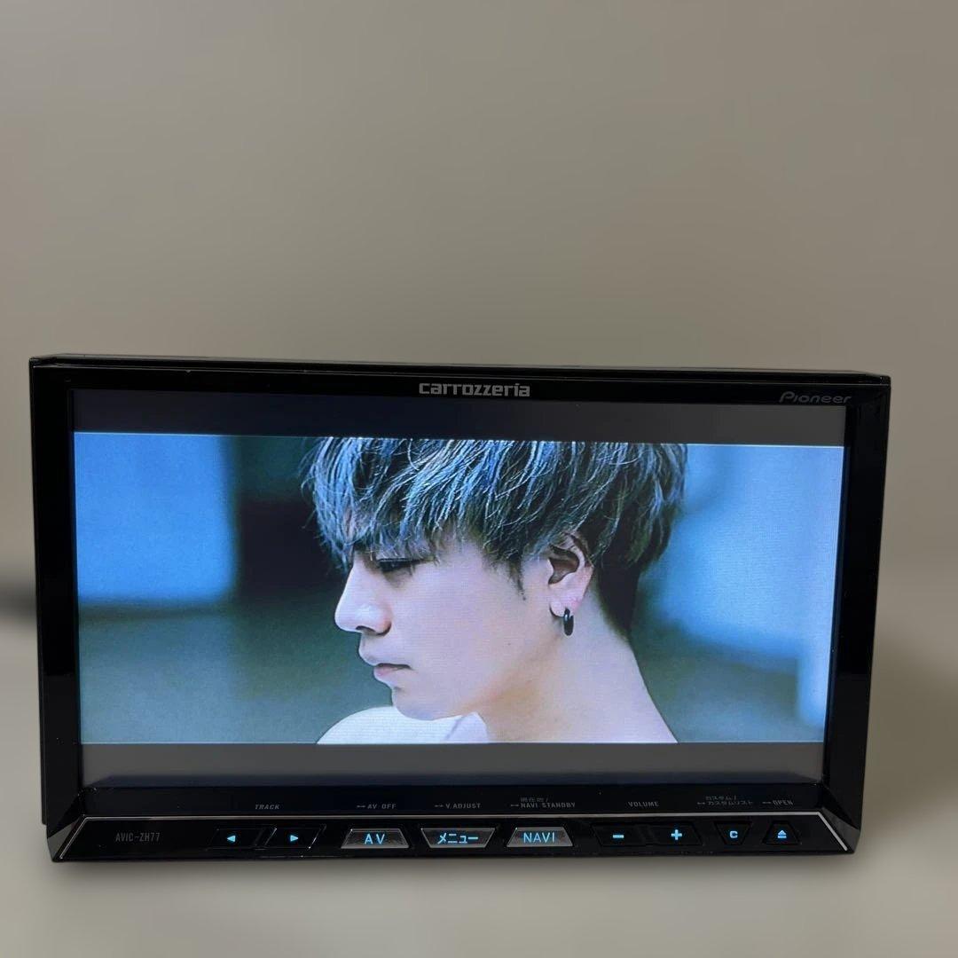 パイオニアカーナビゲーションシステム AVIC-ZH77 と C2R-CHY4