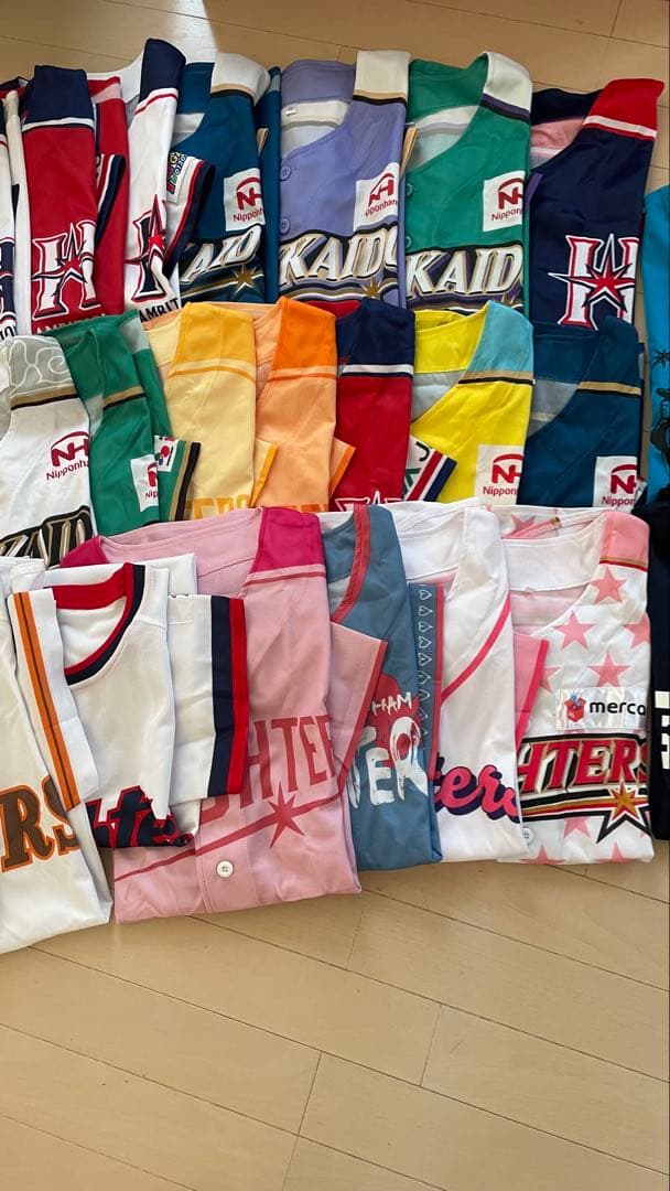 北海道日本ハムファイターズ　ユニフォームまとめ売り22着　Tシャツ4着