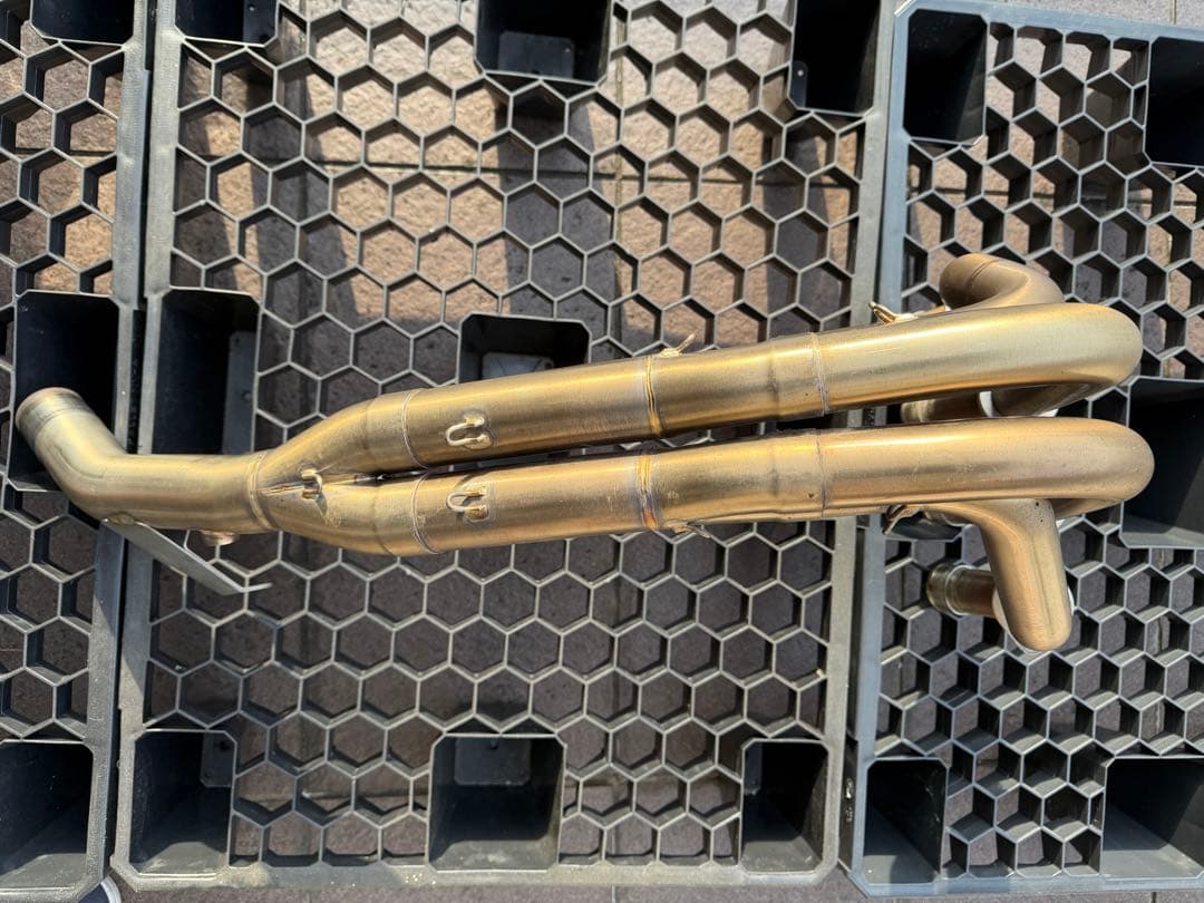 値下AKRAPOVIC スリップオンマフラー KAWASAKI Z900RS