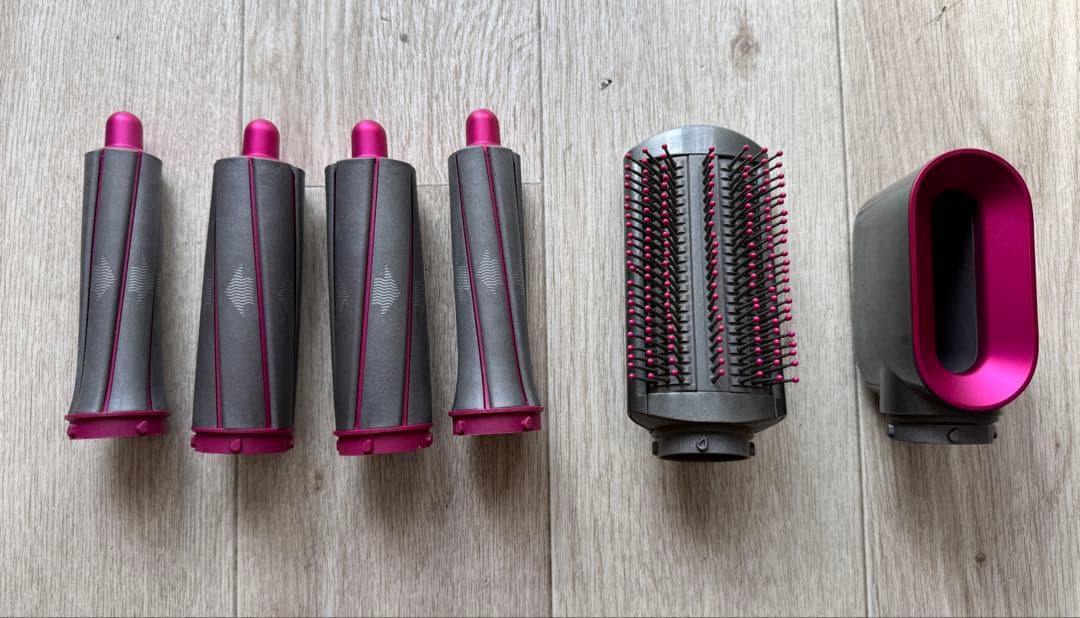 ダイソン　ヘアスタイラーHS01