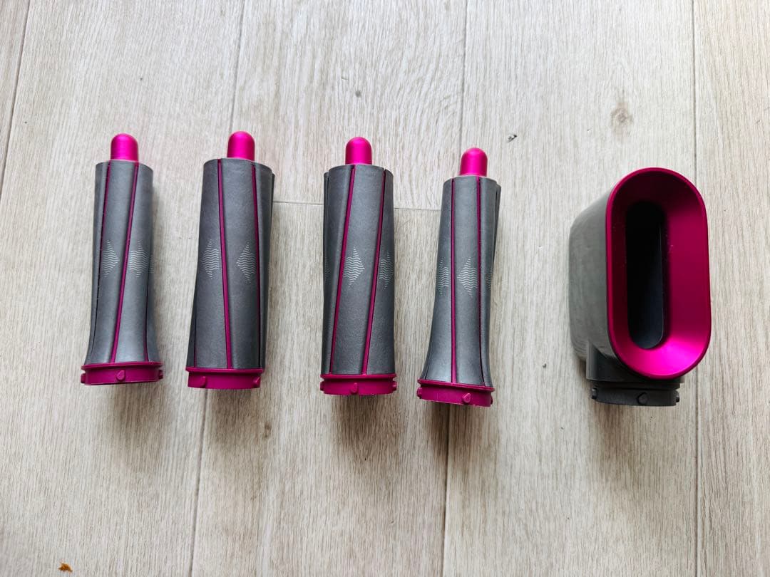 ダイソン　ヘアスタイラーHS01