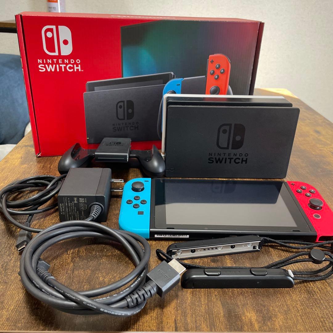美品　Nintendo Switch 本体 赤/青 Joy-Con付き　箱あり