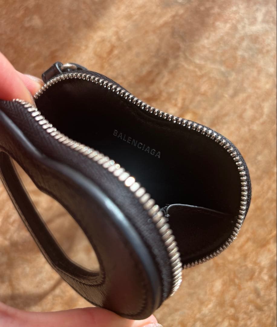 BALENCIAGA ハート型ケース ブラック