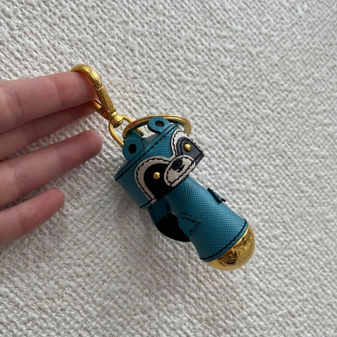 美品 PRADA プラダ レザーキーホルダー キーリング バッグチャーム